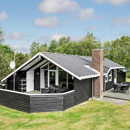 Nice Home In Blavand With Sauna Nyaraló Blåvand