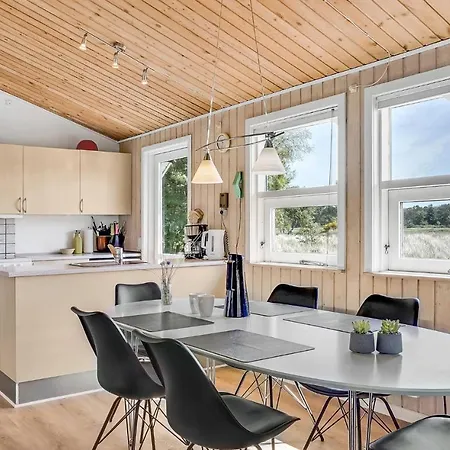 Nice Home In Blavand With Sauna Nyaraló Blåvand
