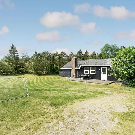 Nice Home In Blavand With Sauna Nyaraló Blåvand
