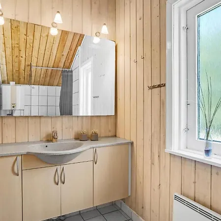 Nice Home In Blavand With Sauna Blåvand